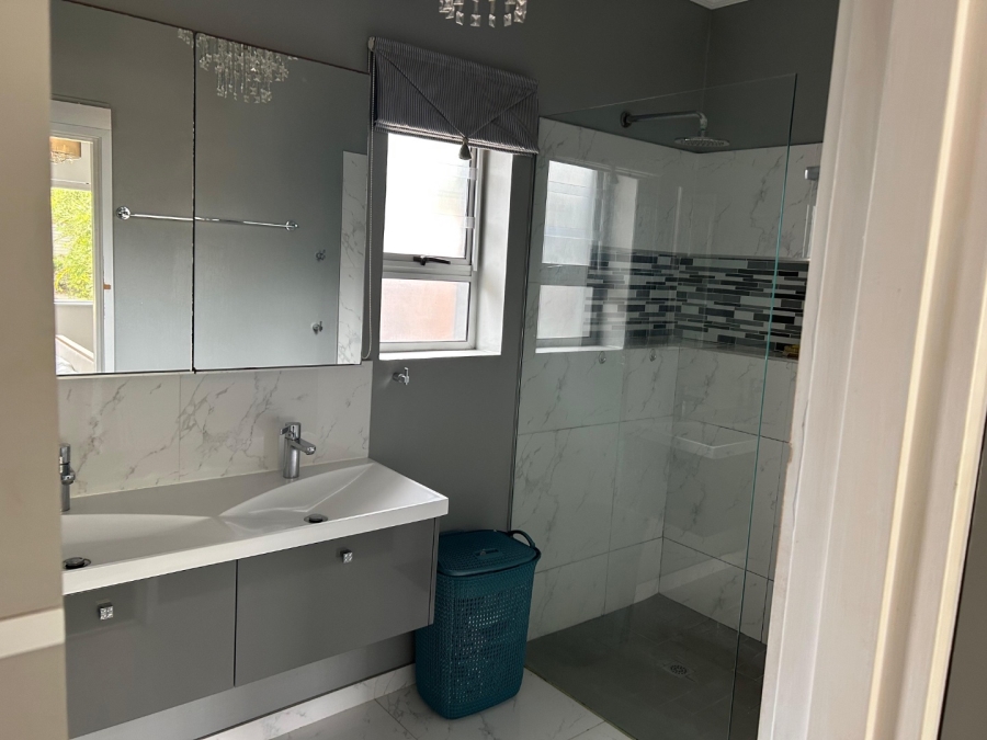 To Let 4 Bedroom Property for Rent in Mill Park Eastern Cape